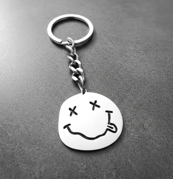 Стоманен ключодържател Nirvana с гравирано Smiley лого