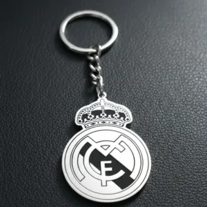 Сребрист метален ключодържател Real Madrid с корона от медицинска стомана