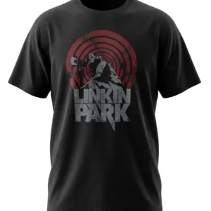 Предна част на черна тениска Linkin Park с графичен принт на фигура с мегафон и червени кръгове.