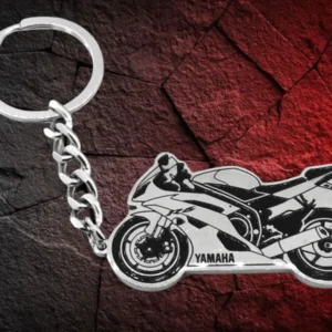 Сребрист метален ключодържател със силует на мотор Yamaha от медицинска стомана