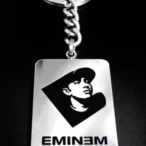 Масивен сребрист метален ключодържател Eminem с гравирано лице и лого от медицинска стомана