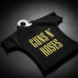 Черна мини тениска сувенир Guns N' Roses с бяла закачалка