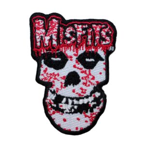Нашивка Misfits – бял череп Crimson Ghost с червени петна и червено лого