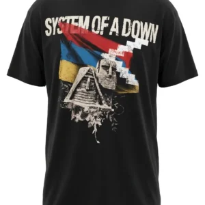 Черна тениска System of a Down с арт принт, изобразяващ знамето на Армения, моаи статуи и флорални елементи.