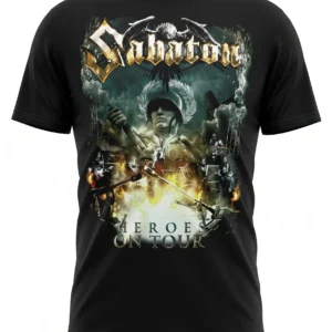 Предна част на черна тениска Sabaton Heroes on Tour с военна илюстрация.