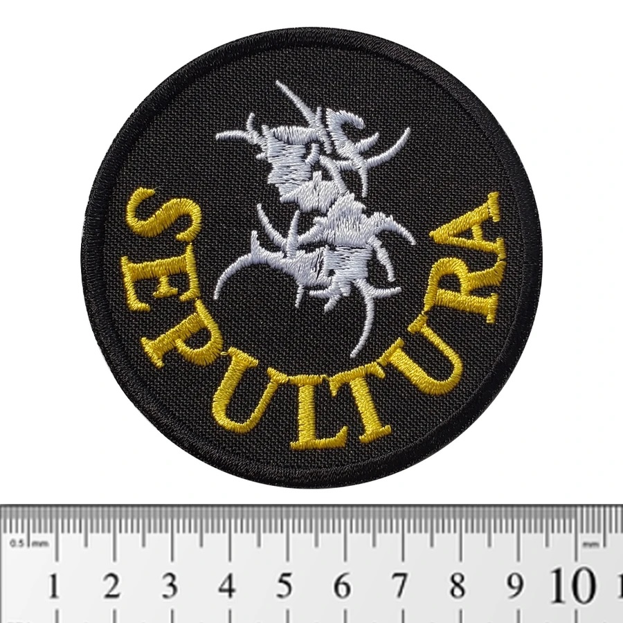 Кръгла нашивка Sepultura с бродирано лого и символ за фенове.