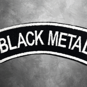 Черна извита текстилна нашивка Black Metal с бяла бродерия.