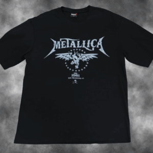 Черна oversize метъл тениска Metallica с дизайн San Fran Skull и летящ череп
