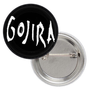 Кръгла метална значка Gojira с бяло лого и черен фон