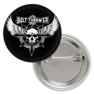 Кръгла метална значка на Bolt Thrower с череп и бели криле на черен фон