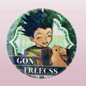 Кръгла аниме значка Гон Фрийкс от Hunter x Hunter с блестящ ефект и зелена коса