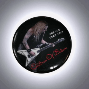Черна метална значка на Children of Bodom с Алекси Лайхо и бяла китара