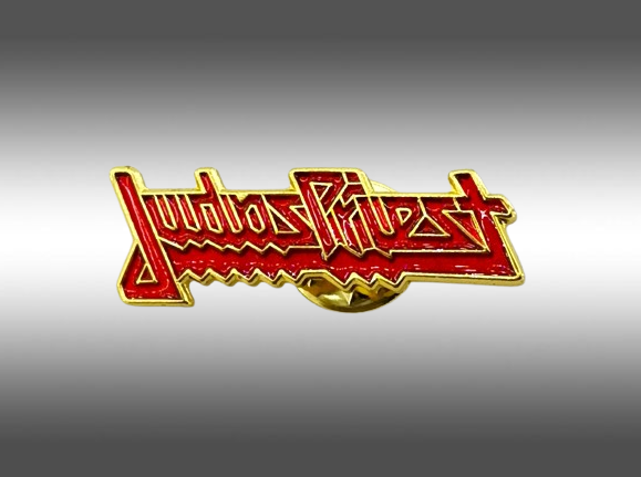 Метална брошка за дрехи Judas Priest с червено лого и златист кант