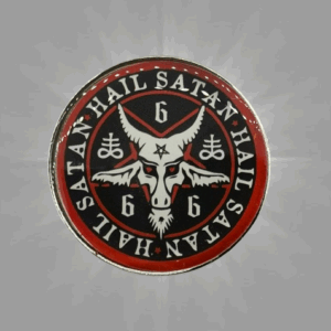 Кръгло червено и черно пинче метална значка Hail Satan с Бафомет и числото 666