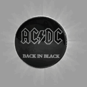 Стилна брошка AC/DC Back in Black със сребристо лого и надпис на черен фон