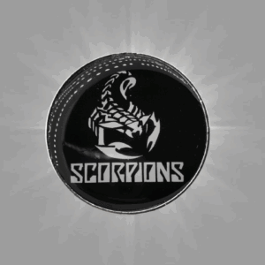 Стилна брошка Scorpions с графичен символ на скорпион и лого на черен фон