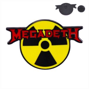 Метална емайлирана значка Megadeth с червено лого и жълт знак за радиация