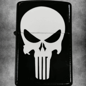 Черна бензинова запалка Punisher Череп с бял символ