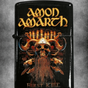 Черна zippo запалка на Amon Amarth с дизайн First Kill и викинг воин