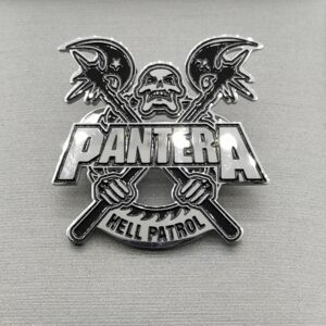 Метална рок значка тип пин Pantera Hell Patrol с череп и кръстосани брадви