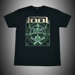 Черна метъл тениска Tool с неоново зелена щампа на скелет в медитация