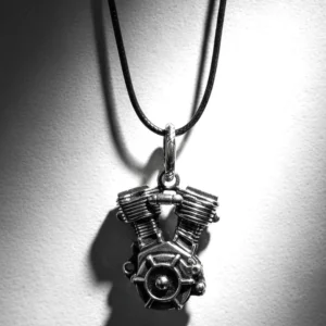 медальон V-образна машина (V-twin) с детайли на двигател на черна верижка