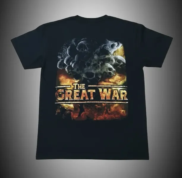 Детайлна щампа на гърба с надпис The Great War и черепи в облак дим