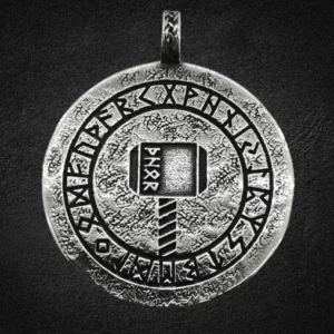 Викингски медальон Бог Тор с чука Мьолнир – медицинска стомана - Hover Image