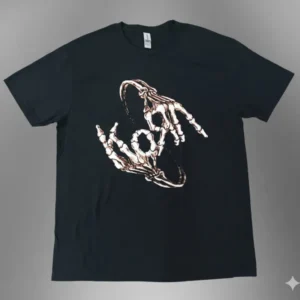 черна ню метъл тениска Korn със скелетни ръце, оформящи логото