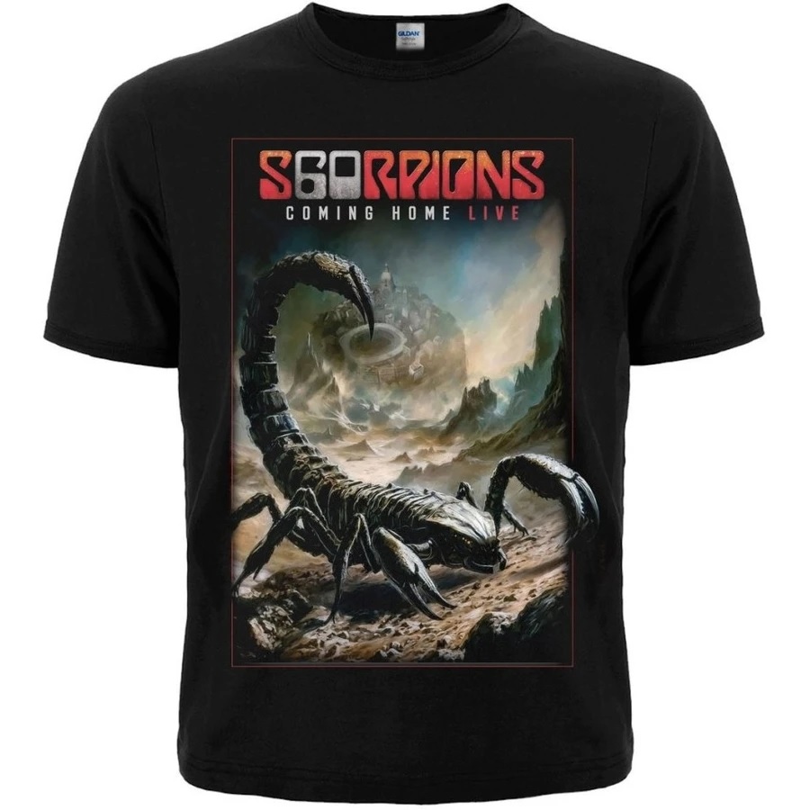 Черна рок тениска Scorpions с голяма цветна щампа на скорпион в пустинен пейзаж и червено лого