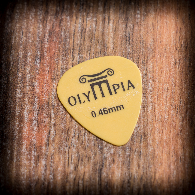 Тънко жълто перце за китара Olympia 0.46 mm за акустични изпълнения