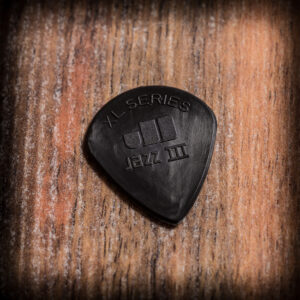 Черно перце за китара Dunlop Jazz III XL Series с релефно лого върху дърво