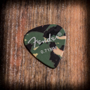 Камуфлажно перце за китара Fender 0.71mm с военна шарка върху дървена основа