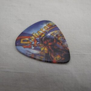Цветно колекционерско перце за китара Sabaton с бойна сцена и лого на групата