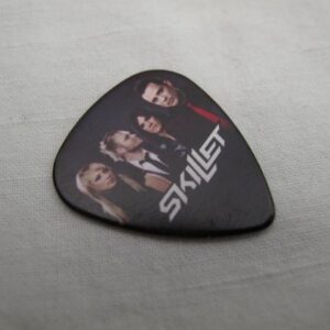 Черно професионално перце за китара Skillet с групов портрет и бяло лого