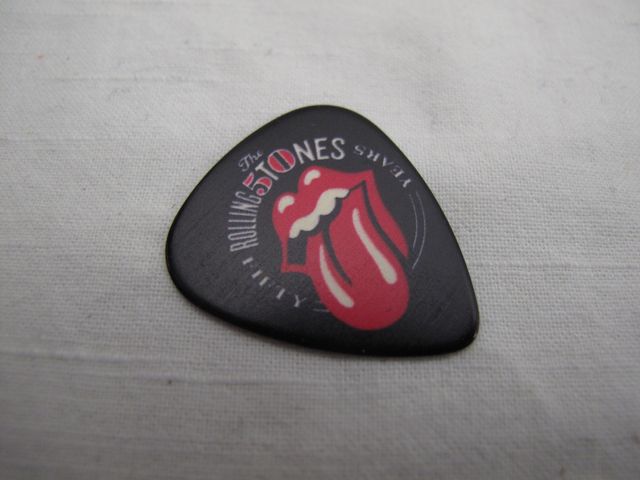 Черно перце за китара The Rolling Stones с червено лого език и юбилейни надписи