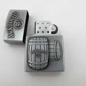 Газова запалка Jack Daniel’s с бъчви - Hover Image