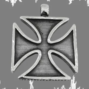Стоманен медальон Малтийски кръст с череп - Hover Image