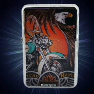 запалка Harley Davidson - Сребриста бензинова запалка с цветно изображение на мотоциклет, орел и надпис American Heritage