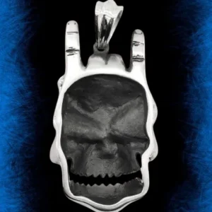Медальон стомана с Рокерски череп с жест Rock on - Hover Image