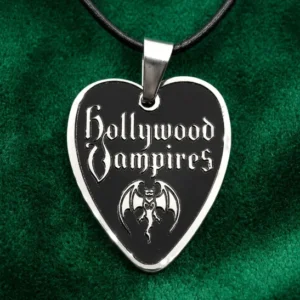Сребрист стоманен медальон Hollywood Vampires с форма на перце за китара, черна основа и кожена верижка