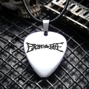 Стоманен медальон на Escape the Fate във формата на китарно перце с лого