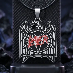 Стоманен медальон Slayer Eagle с червено лого и кожена верижка