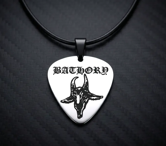 Сребрист стоманен медальон Bathory с форма на перце за китара и кожена верижка