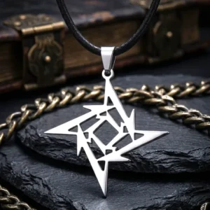 Сребрист стоманен медальон звезда на Metallica Ninja Star лого върху кожена верижка