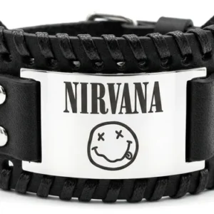Лицев изглед на кожена гривна Nirvana с логото на групата върху медицинска стомана и декоративна оплетка