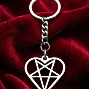 Сребрист метален ключодържател с логото Хартаграма Heartagram