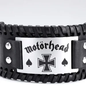 Детайлен изглед на кожена гривна Motörhead със стоманена плочка и декоративна черна оплетка