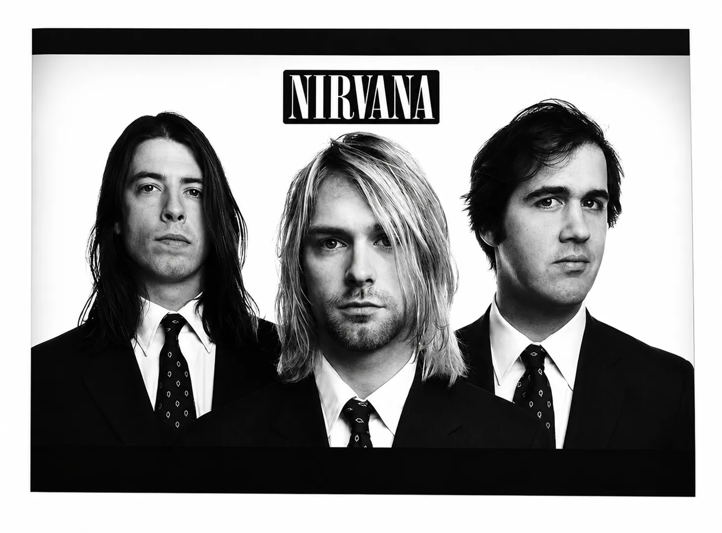 Хоризонтален постер Nirvana Band Portrait с Кърт Кобейн, Дейв Грол и Крист в костюми
